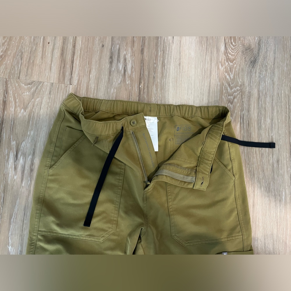 Figs Mens Cairo Cargo Pant Martini Olive Small Tall - Picture 4 of 5
